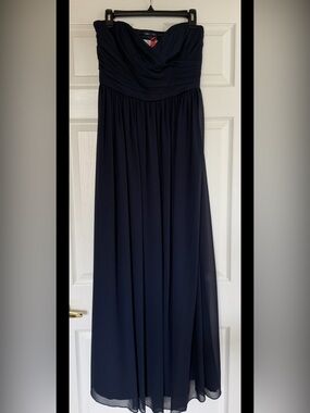 Monique Lhuillier Navy Strapless Chiffon Maxi dress